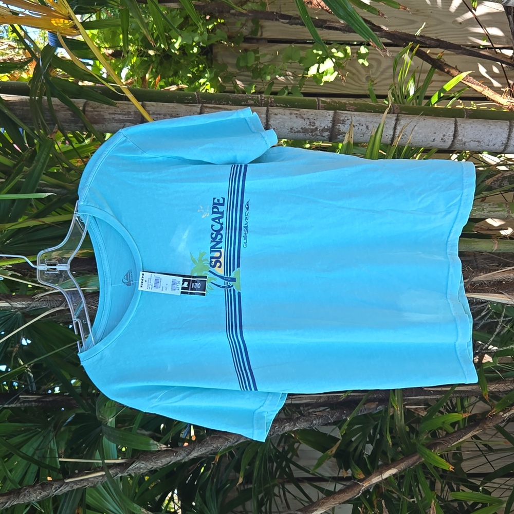 🩷 Quicksilver T-Shirt